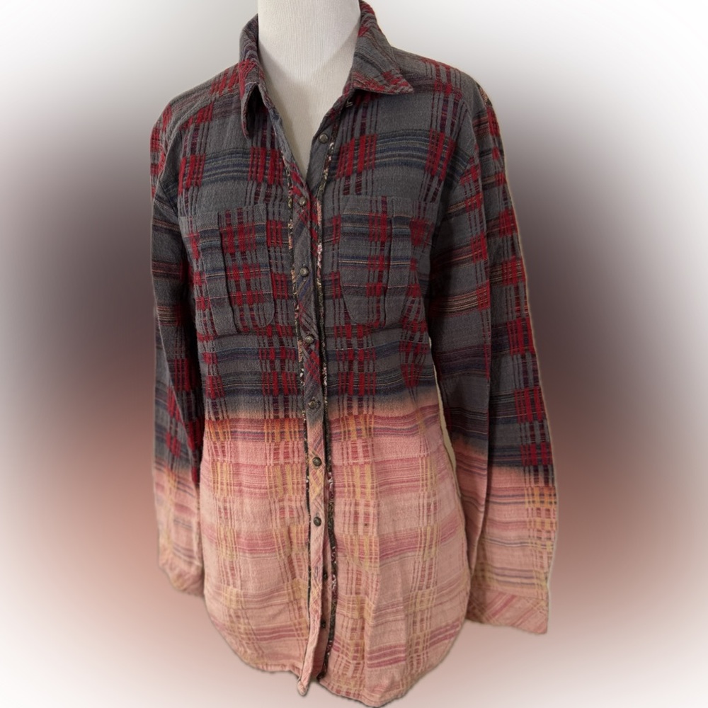 Aratta Plaid Button-Up Embroidery Flannel Shirt in Red and Pink szL(?)